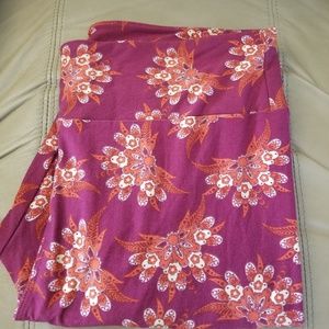 LulaRoe Tall & Curvy Legging
